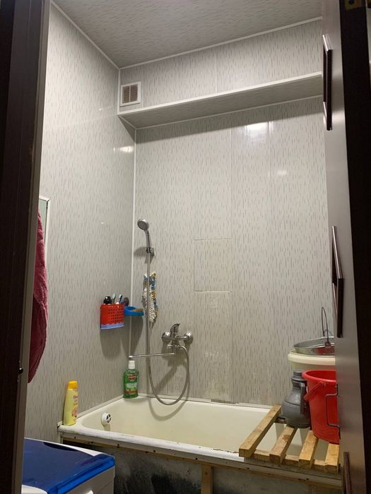 Срочна.! Продается 3х ком 4 етаж