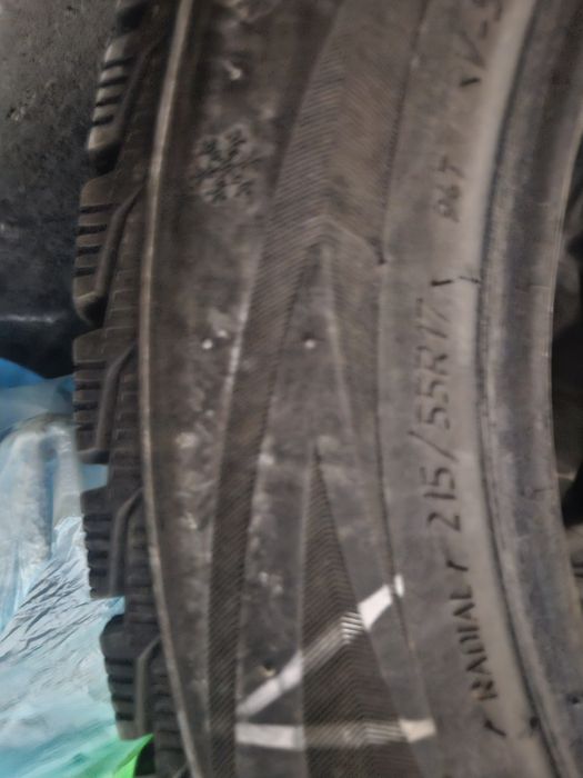 Шины б/у 215-55-R17 (зим+лет)