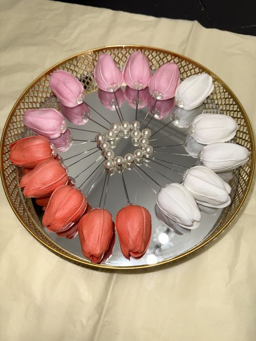 Brosa lalea accesoriu floare