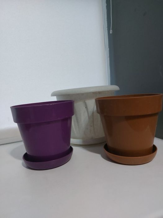 Разные горшки для цветов