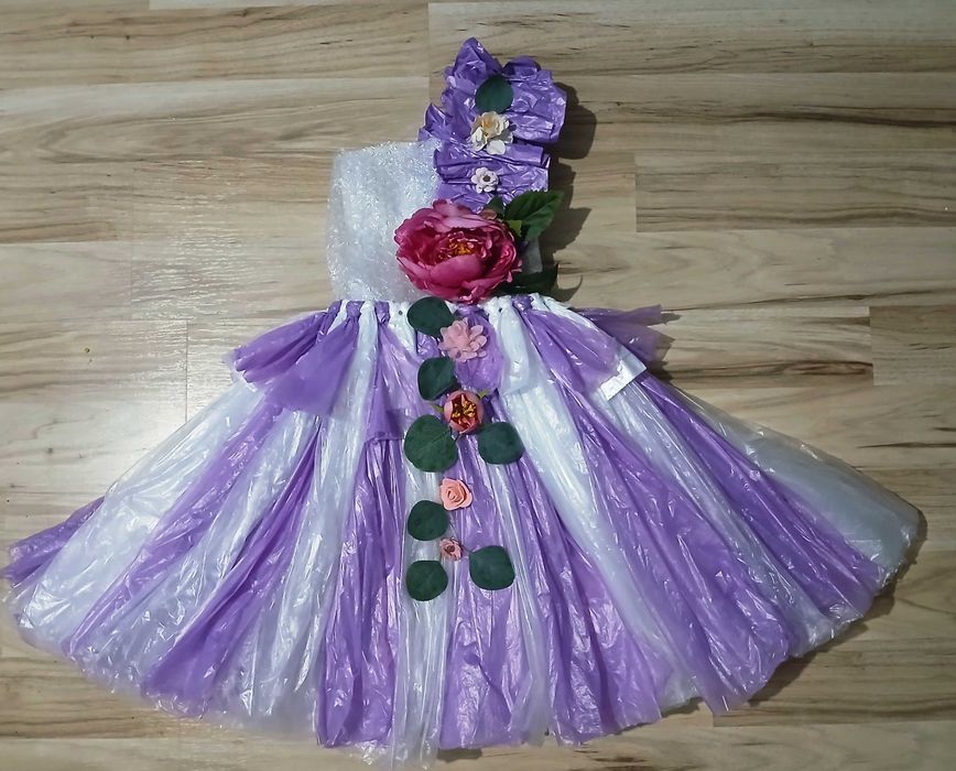 Rochii din materiale reciclabile pt fetita,mar 4-6 ani