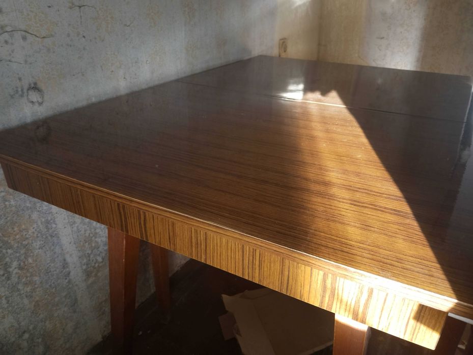 Дървена трапезна маса масив два броя.