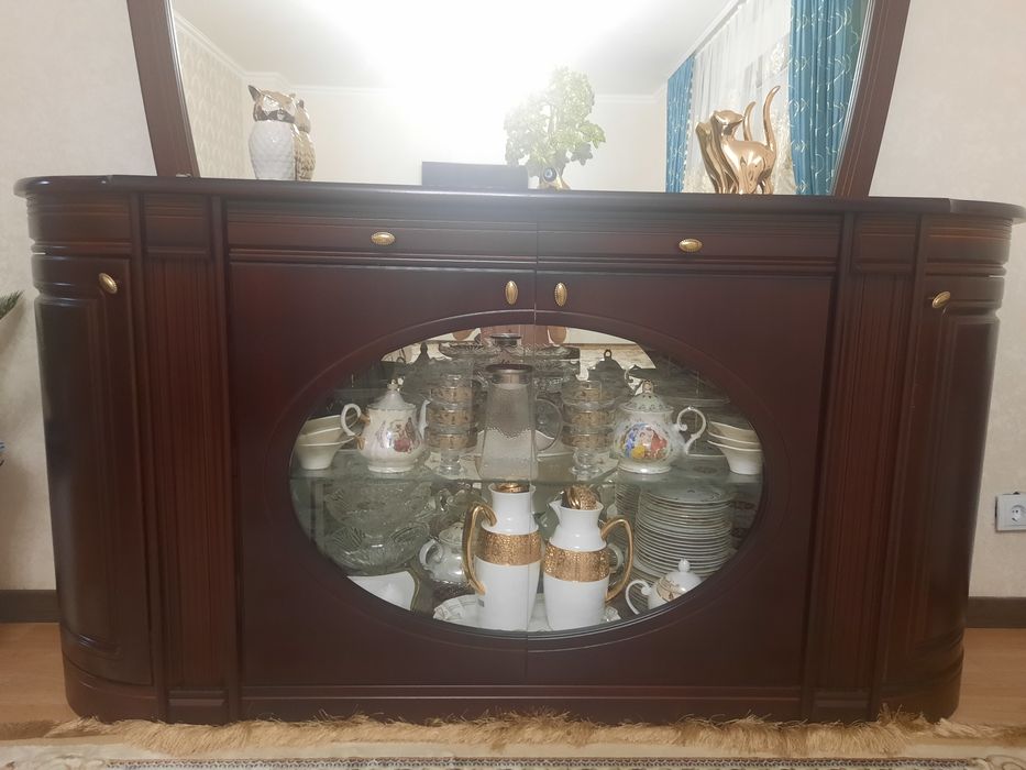 Продам комод для посуды