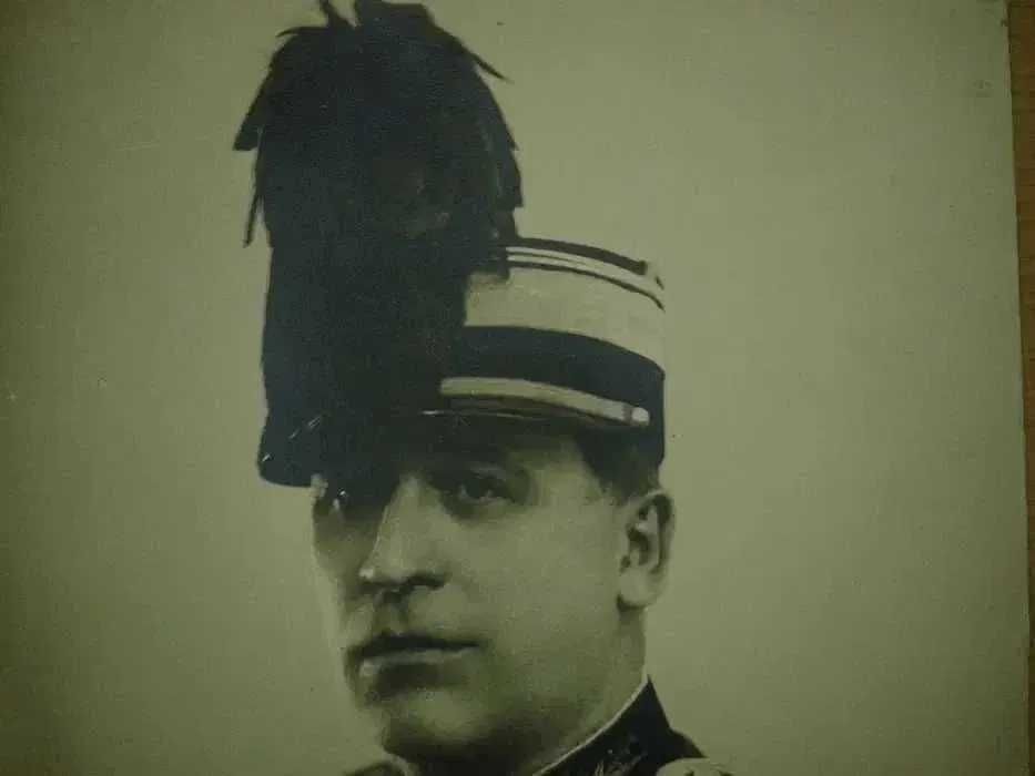 Fotografie interbelica barbat in tinuta militara de gala