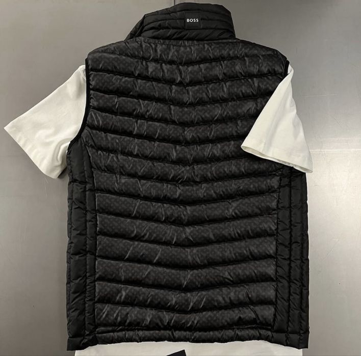 Мъжки елек в черен цвят