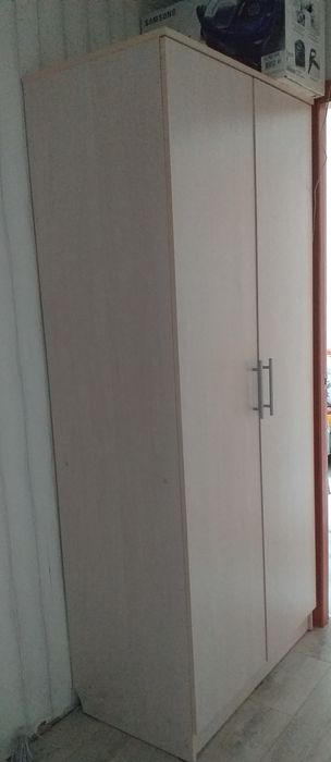 Продаю два шкафа для одежды