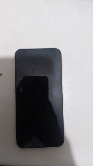 С коробкой айфон 13