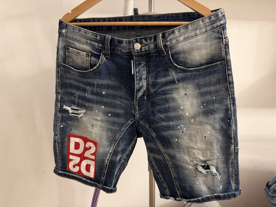 Vand blugi/panataloni scurti Dsquared2 impecabili