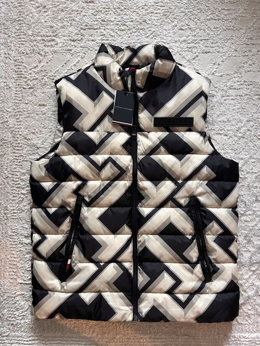 Vesta Tommy Hilfiger editie limitata