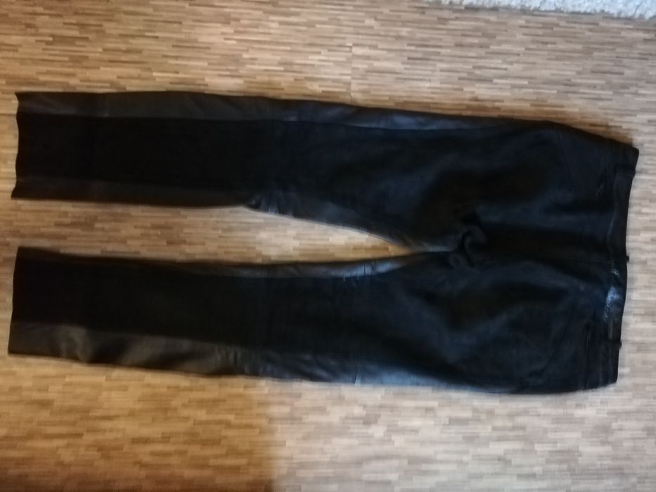 Pantaloni piele naturală 100 %, de damă, masura 29.