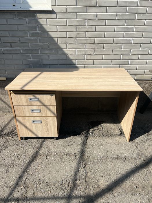 Столы офисные б/у