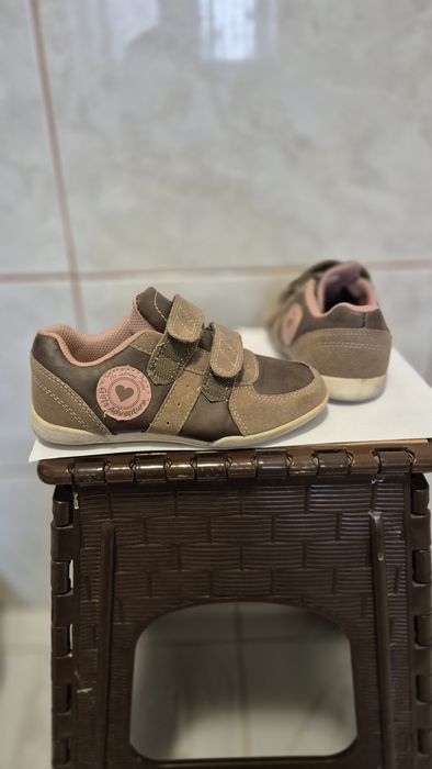 Adidași  fetițe,  mărimea 30