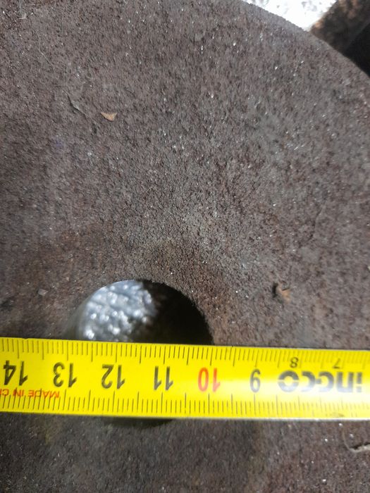 Камни наждачные.