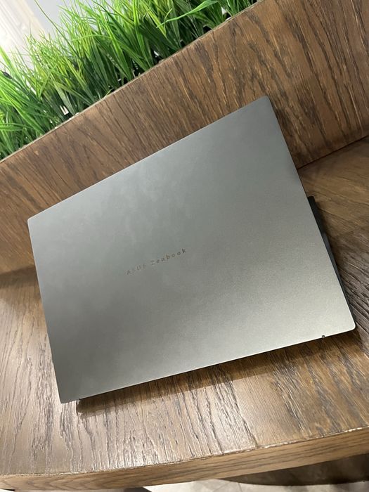 ASUS Zenbook OLED 14” ultra9-285H/32gb/Arc 140T 16gb