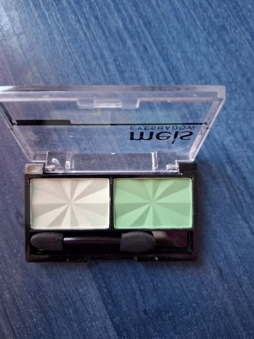 Сенки за очи нови