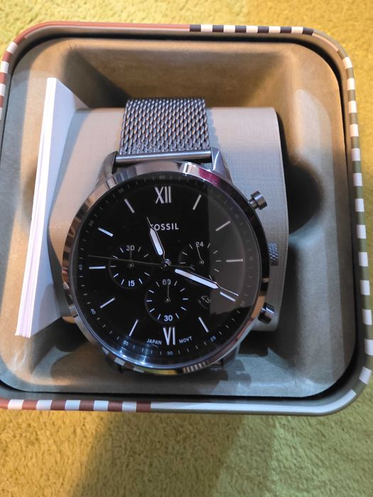 Ceas Fosil Nou se poate purta si la tinuta eleganta dar si sport