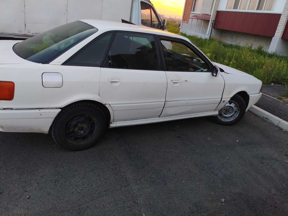 Продам машину Ауди 80 б3