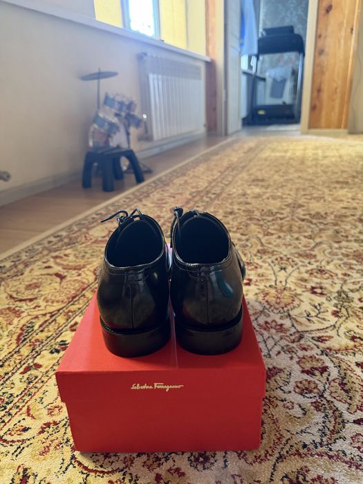 Обувь Ferragamo 43 размер