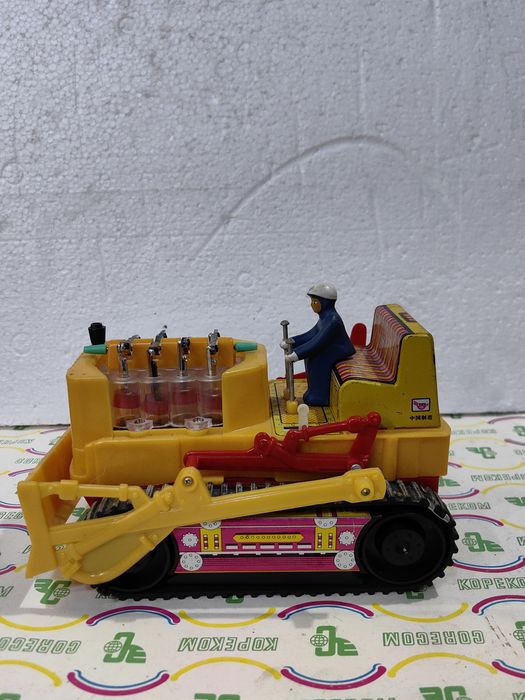 Стара ламаринена играчка от 70те