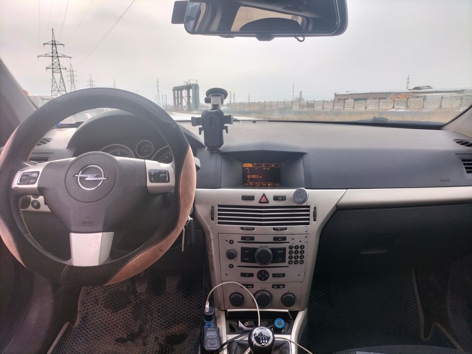 Опель астра Н 2008 год