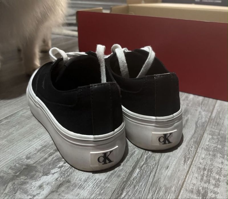 Дамски черни кецове на Calvin Klein