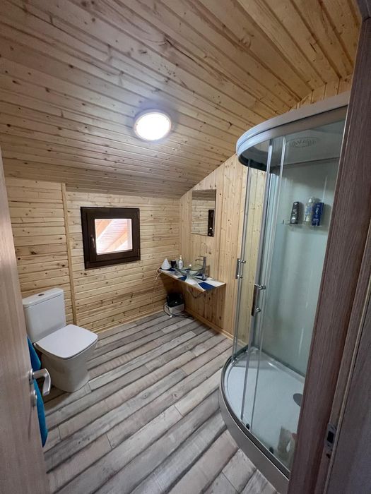 Vând cabană la Marisel