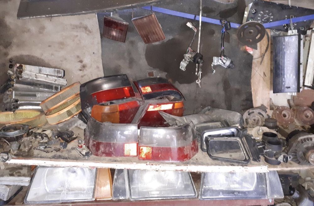 Продам запчасти ваз звонить .