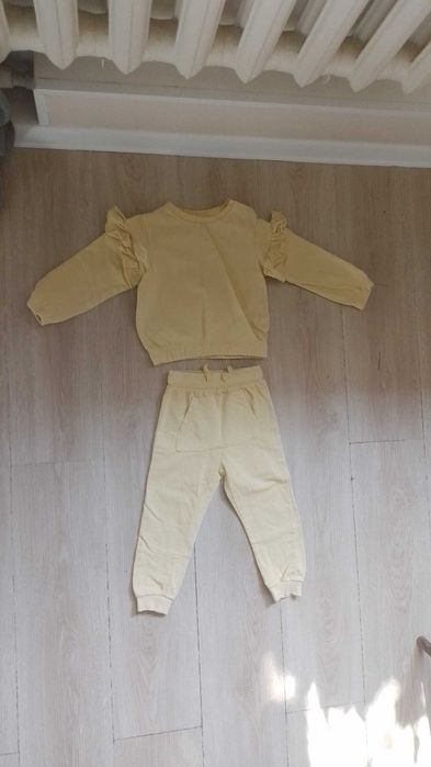 Костюмы (комплекты) / штаны и кофта на 2-3 года