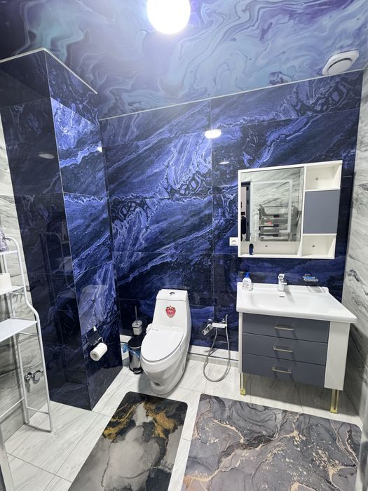 Продается 5 комнатная квартира.Мирзо Улугбекский район.Ц Луначарского