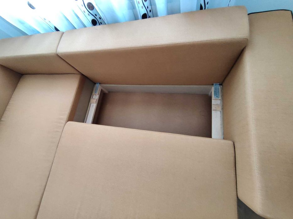 Canapea extensibila cu 3 locuri