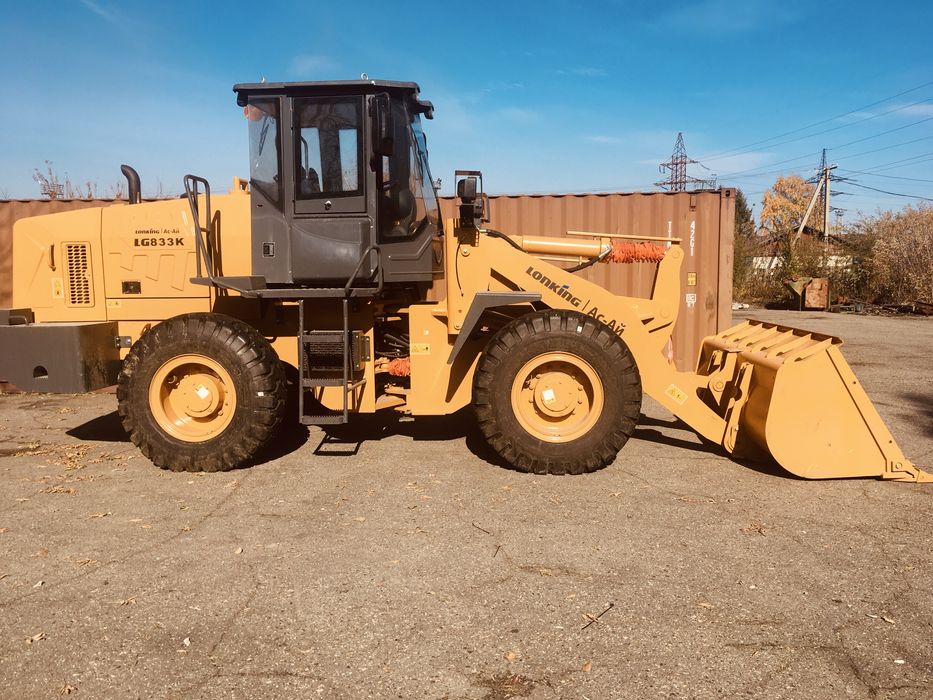 Услуги погрузчика 2х кубового!