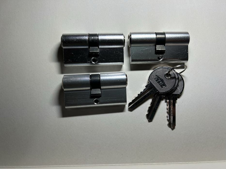 3 броя секретни патрони с еднаква секретност