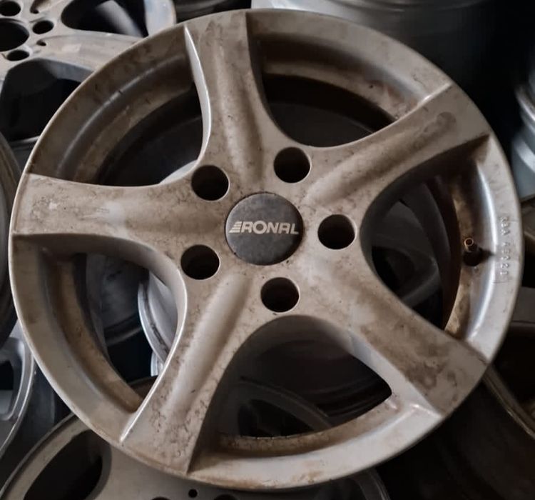 R-15 от бмв петерка 4 штук диск.