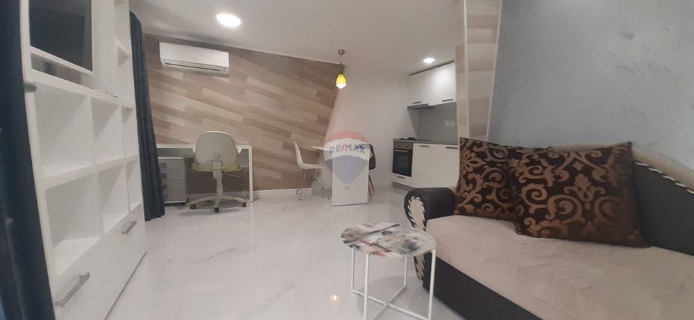 Дава се под наем Ателие в Варна, Лятно кино Тракия - 33 кв.м за 229.5 € - Снимка #2