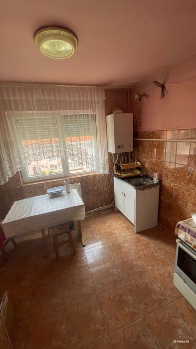 Vând apartament cu 3 camere