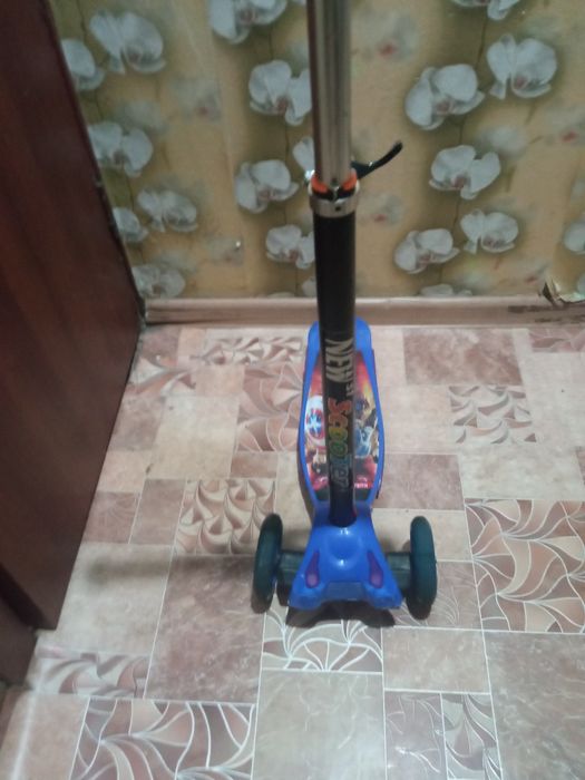 Детский самокат для прогулок