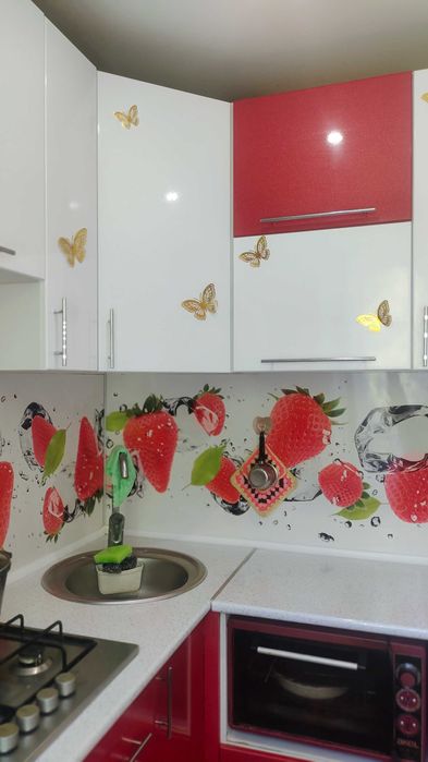 Продам 2 комн КВ  2 этаж