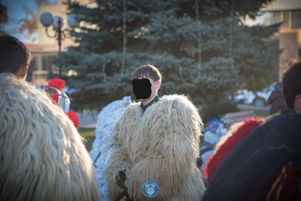 vand cojoc sau schimb cu trompeta
