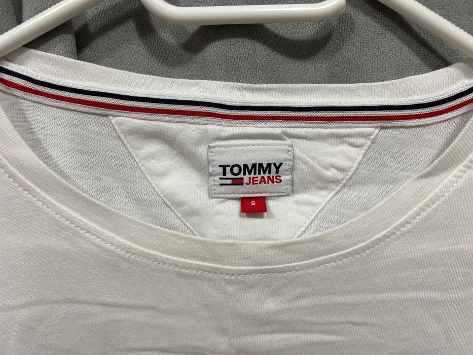Vând tricou tommy jeans