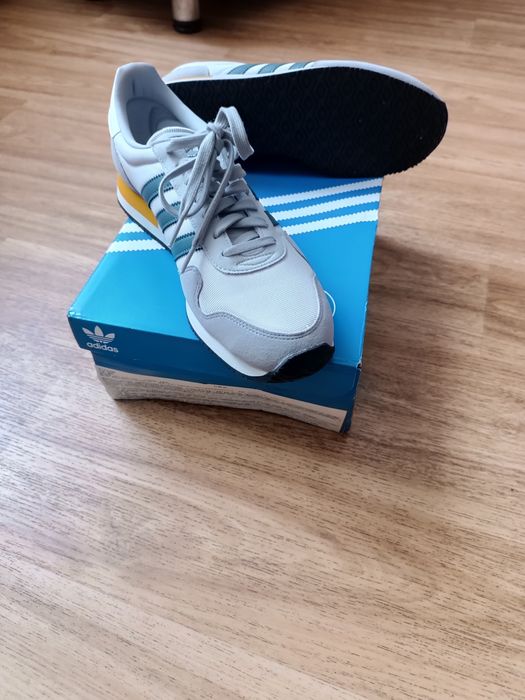 Спортивная обувь