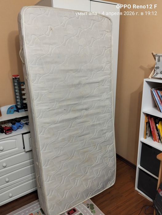Даром матрас 90 на 190 б/у