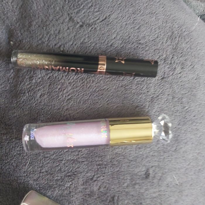 Продам блеск для губ 3шт