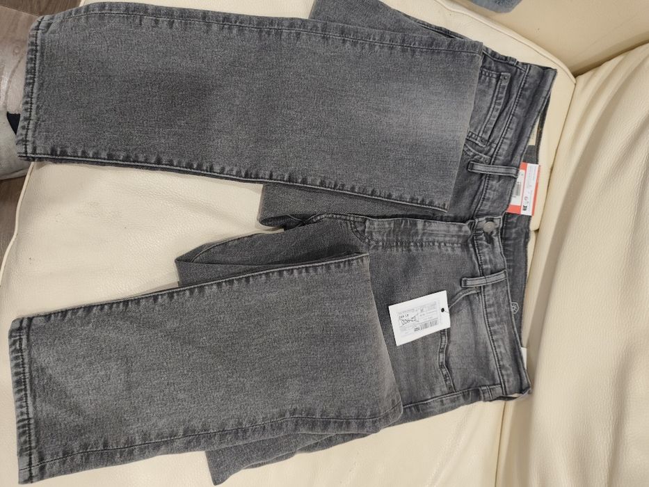 Продам джинсы levis оригинал