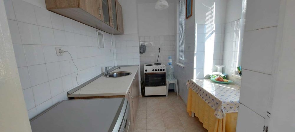 Продава се Тристаен апартамент в Хасково, Център - 100 кв.м за 1030 €/кв.м - Снимка #2
