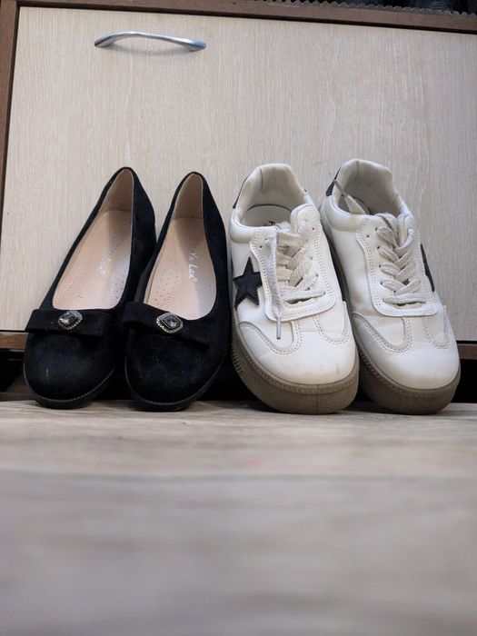 Продам 2 пары обуви