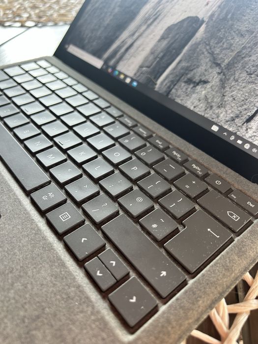 Ultrabook Microsoft Surface Laptop i5 intel + Bon fiscal ! Garantie ! Factura !