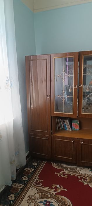 Yog'ochdan qilingan shkaf