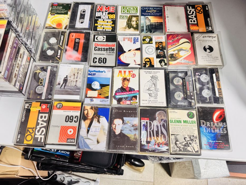 Lot mixt 100 de casete-casete Noi / inregistrate / originale cu muzica