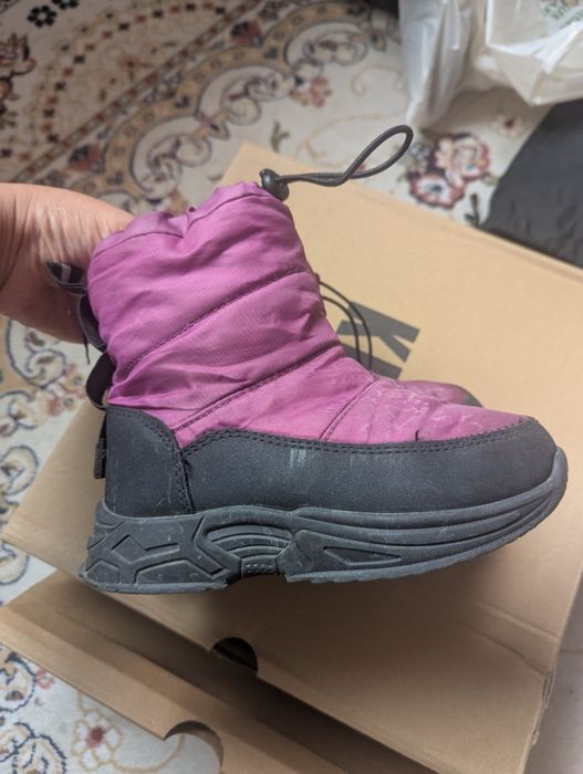 Отдам даром дутики ребенку 29 размер