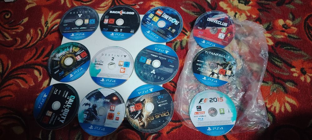 Sony PlayStation 4 Pro 1TB  + 4 ta joystick + o‘yinlar